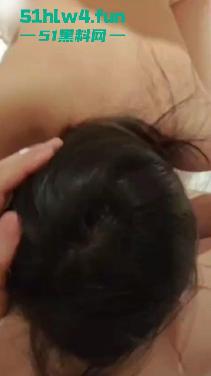 南通金牌售楼小姐【郭智玲】三天卖4套房背后的秘密！看房就发裸照买房就送逼，只要钱到位3P内射任意玩。  第6张