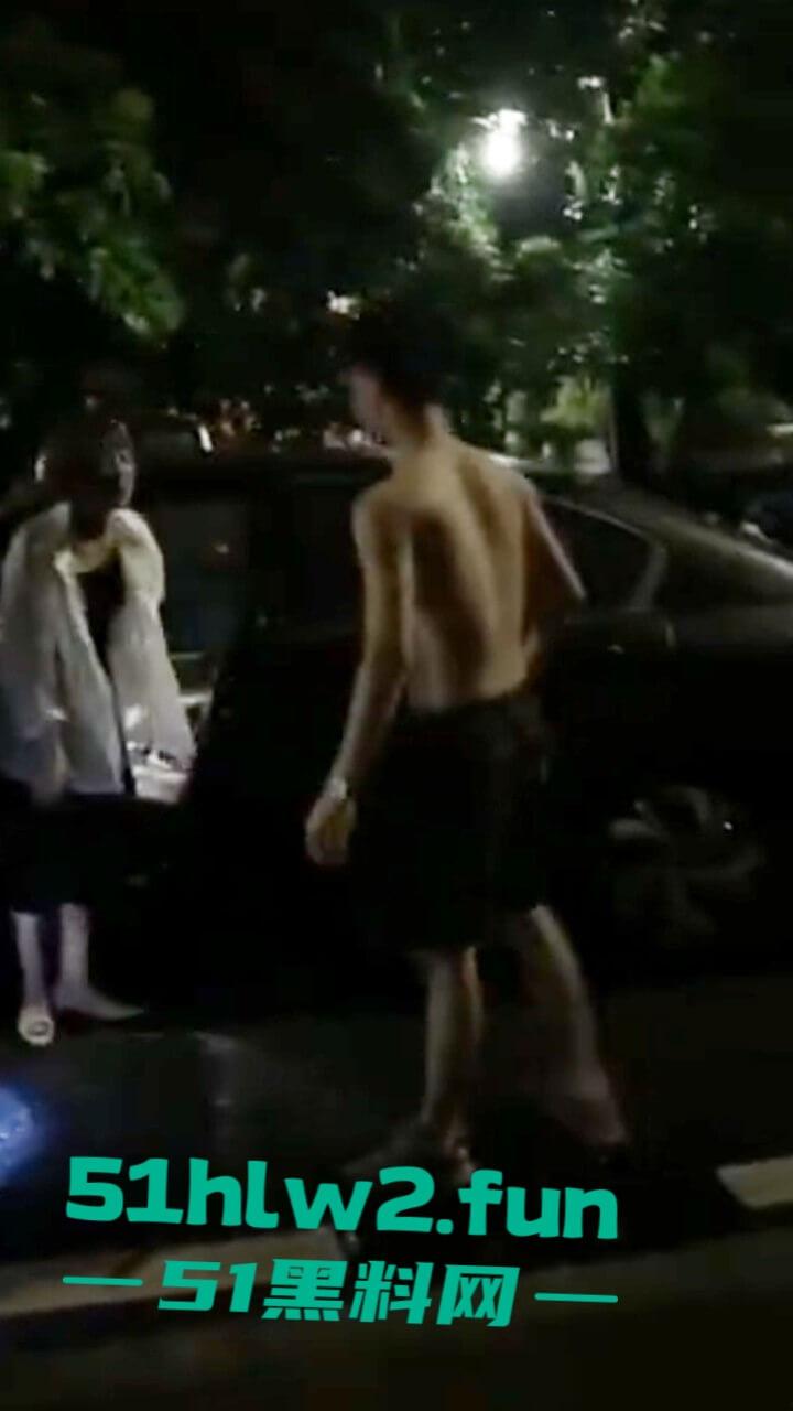 广东渣女开男友车装白富美出轨车震情人,男友用GPS找到当场抓住俩人奸情胆子是真大啊。 第2张 广东渣女开男友车装白富美出轨车震情人,男友用GPS找到当场抓住俩人奸情胆子是真大啊。 第2张