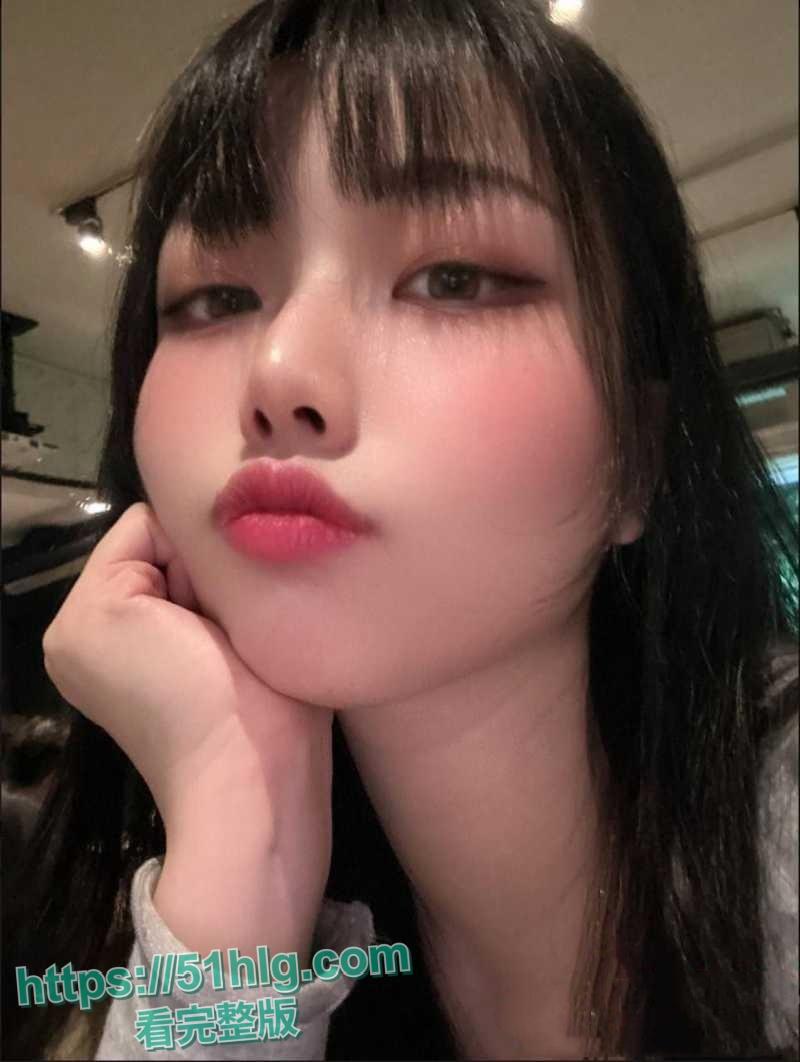 【锡林浩特市】90后巨乳骚货【王美丽】挪用公款700万，花600万与男主播约炮，骚逼身材火辣被疯狂抽插视频震惊全网  第1张