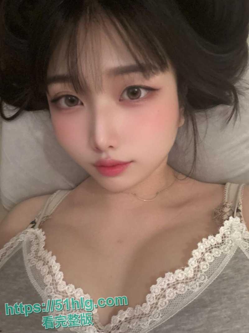 【锡林浩特市】90后巨乳骚货【王美丽】挪用公款700万，花600万与男主播约炮，骚逼身材火辣被疯狂抽插视频震惊全网  第2张