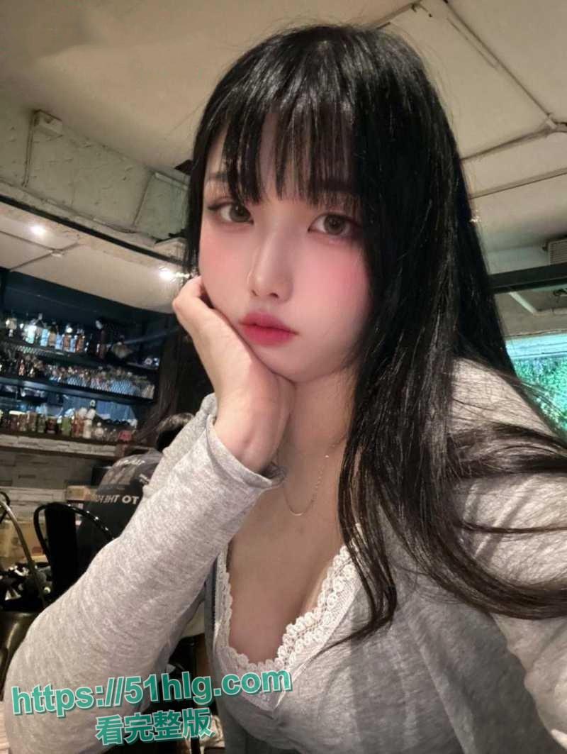 【锡林浩特市】90后巨乳骚货【王美丽】挪用公款700万，花600万与男主播约炮，骚逼身材火辣被疯狂抽插视频震惊全网  第5张