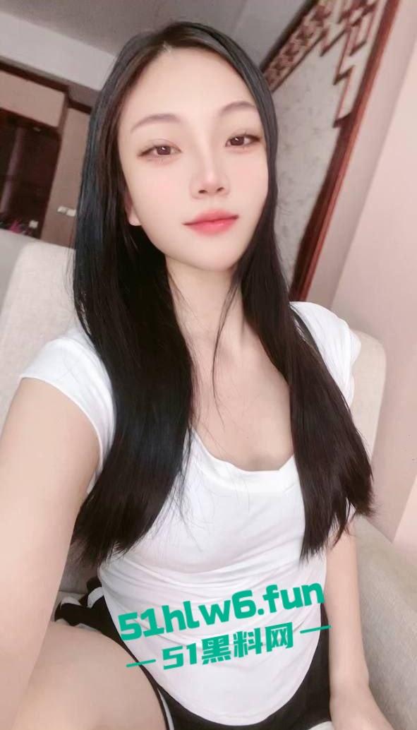 缅甸果敢夜场女【杨改琴】高颜值极品身材骚鸡,5000元就能带走过夜,在勐拉小穴带病有粉刺,兄弟们小心。 第1张 缅甸果敢夜场女【杨改琴】高颜值极品身材骚鸡,5000元就能带走过夜,在勐拉小穴带病有粉刺,兄弟们小心。 第1张