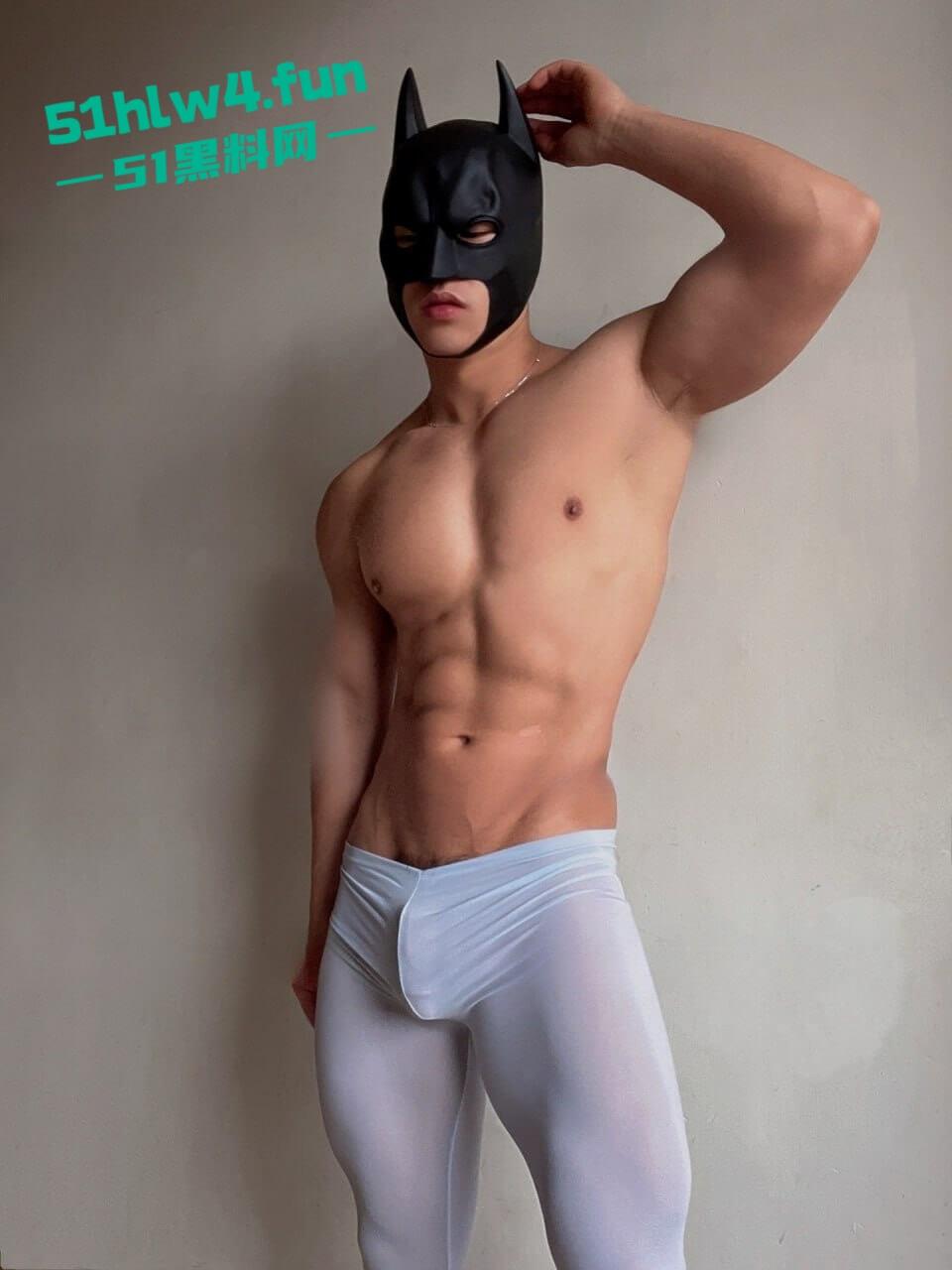 小红书撸铁猛男网红【Aliray】身材尺寸爽爆炸,男女通吃私生活淫乱,无论男女都干的服服帖帖。 第4张 小红书撸铁猛男网红【Aliray】身材尺寸爽爆炸,男女通吃私生活淫乱,无论男女都干的服服帖帖。 第4张