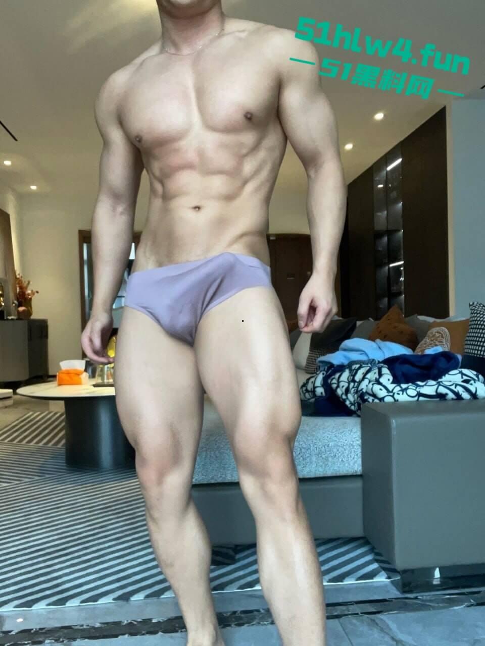 小红书撸铁猛男网红【Aliray】身材尺寸爽爆炸,男女通吃私生活淫乱,无论男女都干的服服帖帖。 第11张 小红书撸铁猛男网红【Aliray】身材尺寸爽爆炸,男女通吃私生活淫乱,无论男女都干的服服帖帖。 第11张