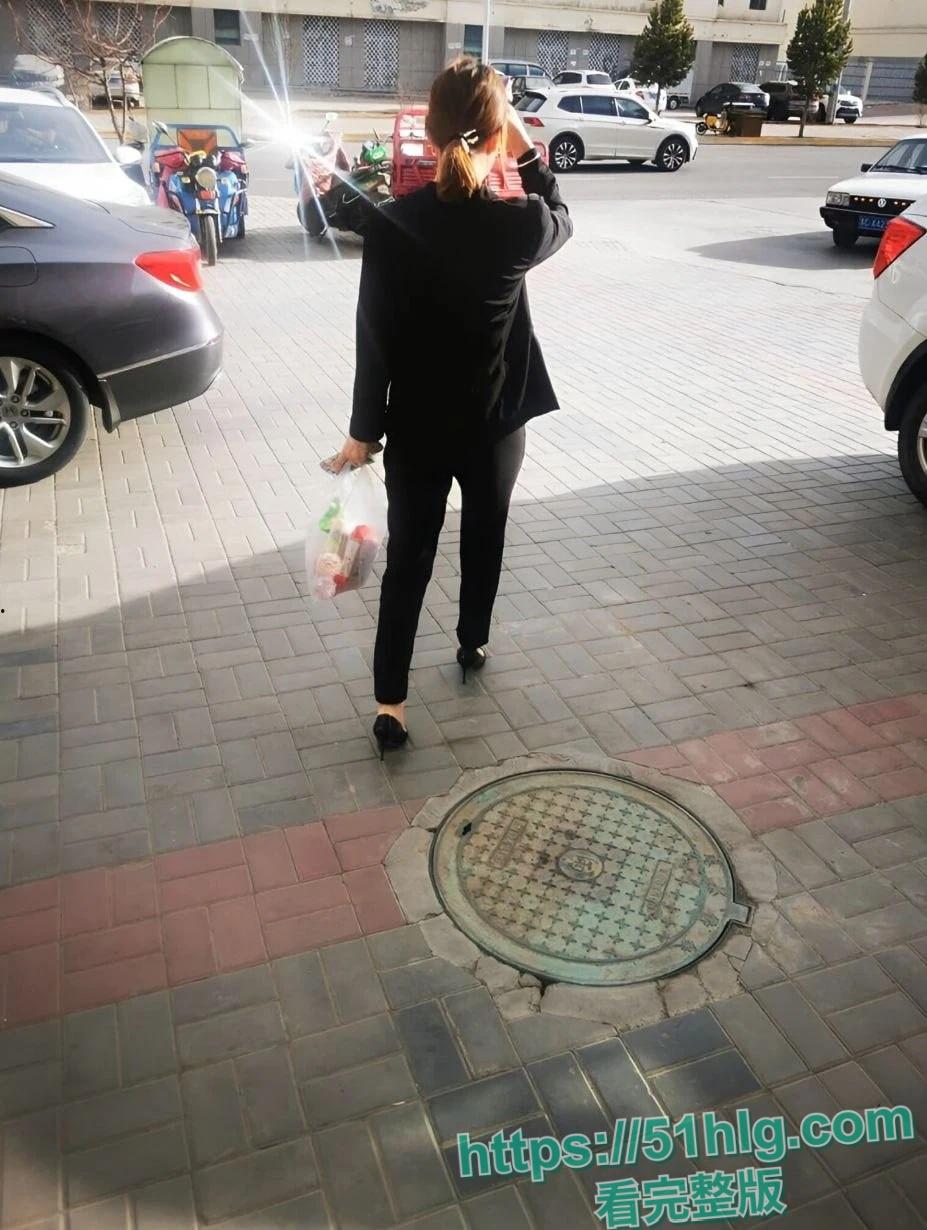 【江苏南京】银行理财经理【林怡睿】为拉客户 背着老公送逼上门 在酒店穿着性感情趣装 被金主各种爆操 第2张 【江苏南京】银行理财经理【林怡睿】为拉客户 背着老公送逼上门 在酒店穿着性感情趣装 被金主各种爆操 第2张