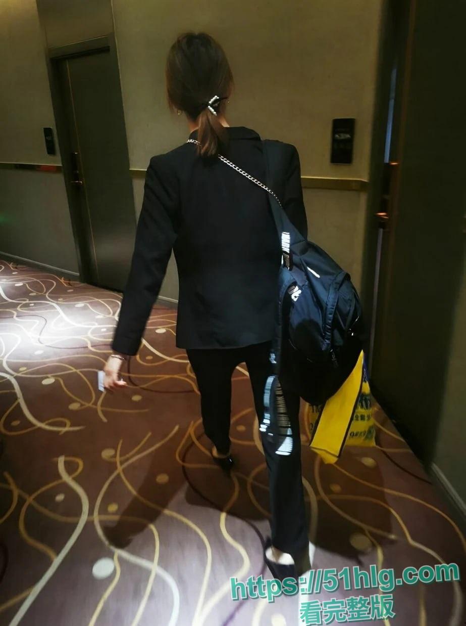 【江苏南京】银行理财经理【林怡睿】为拉客户 背着老公送逼上门 在酒店穿着性感情趣装 被金主各种爆操 第4张 【江苏南京】银行理财经理【林怡睿】为拉客户 背着老公送逼上门 在酒店穿着性感情趣装 被金主各种爆操 第4张