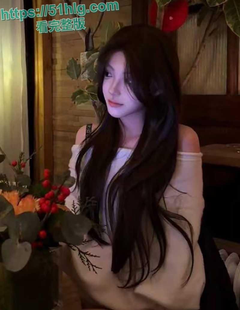 抖音网红【齐婧煊】再现艳照门事件！电脑维修大量性爱私拍曝光， 各种自慰滴蜡性爱调教，骚到极致  第4张