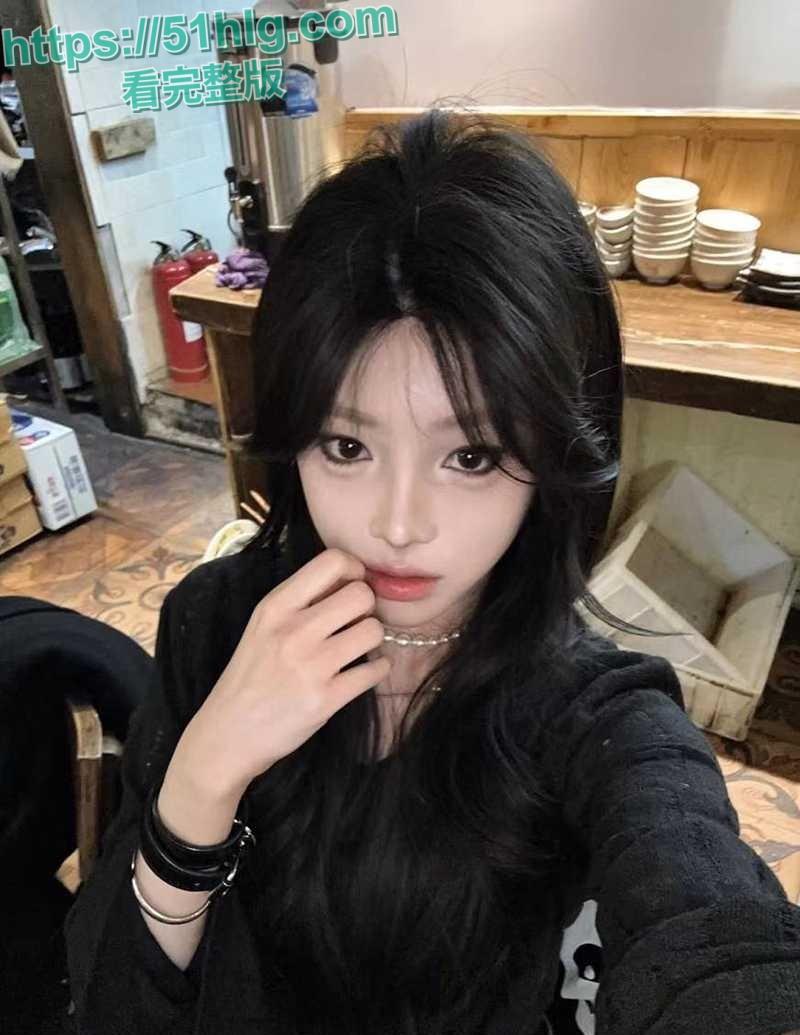 抖音网红【齐婧煊】再现艳照门事件！电脑维修大量性爱私拍曝光， 各种自慰滴蜡性爱调教，骚到极致  第10张