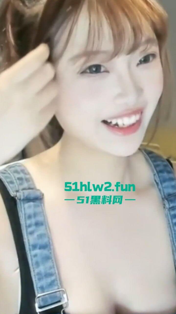 抖音清纯巨乳网红【39】私下泰国当性爱伴游被粉丝认出,揉奶抠穴无套爆性爱视频曝光。 第2张 抖音清纯巨乳网红【39】私下泰国当性爱伴游被粉丝认出,揉奶抠穴无套爆性爱视频曝光。 第2张