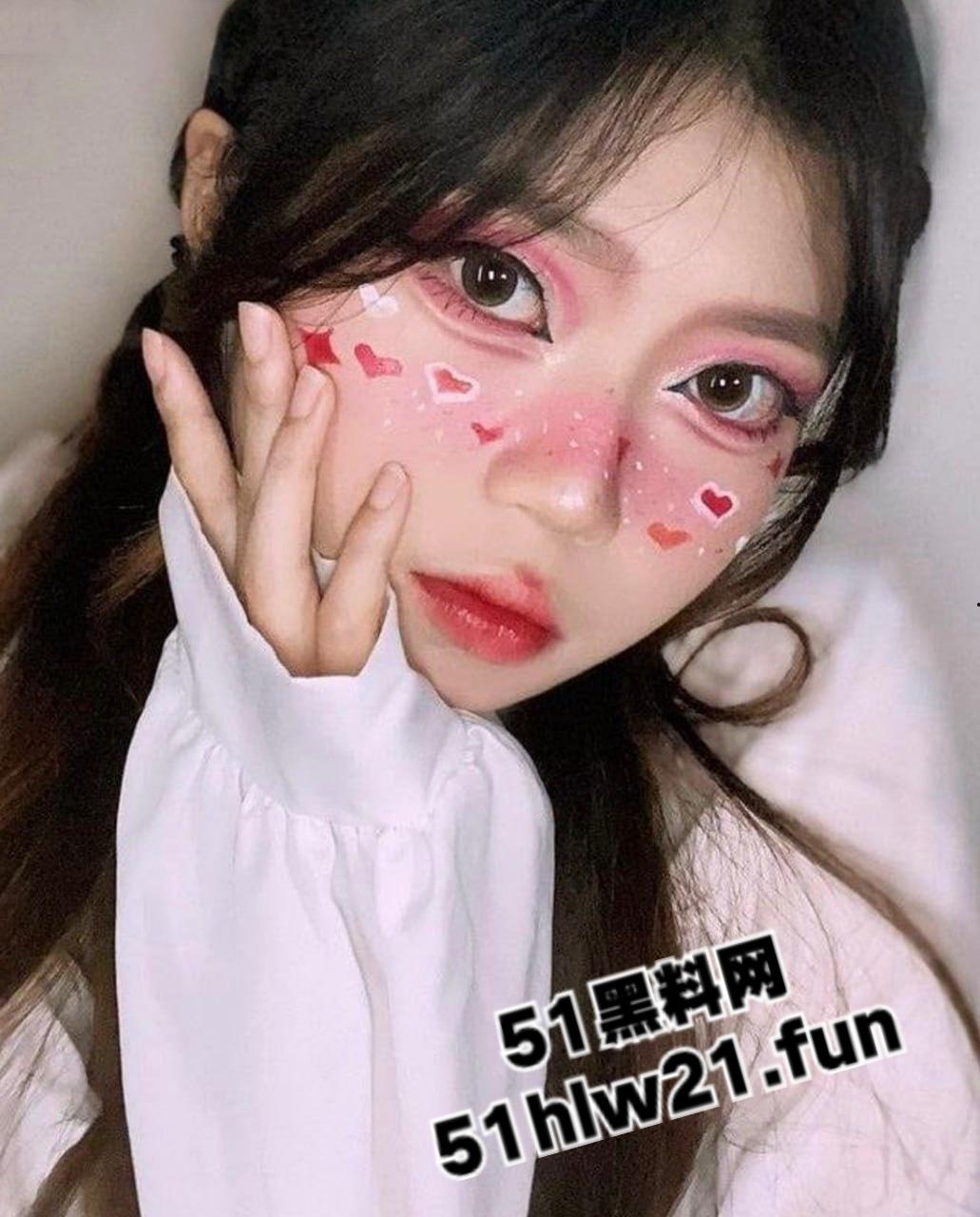 山西大学【王慧琴】高颜值反差骚母狗，性癖特别怪异喜欢粉色尾巴肛塞，已被精心调教成性奴。  第1张