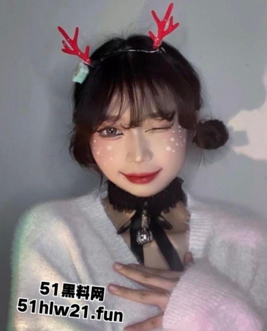 山西大学【王慧琴】高颜值反差骚母狗，性癖特别怪异喜欢粉色尾巴肛塞，已被精心调教成性奴。  第2张