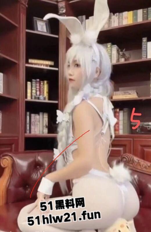 极品白嫩骚兔女郎网聊主动送炮，老实男激动提枪赴约却被上了生动一课脑袋坏了！  第6张