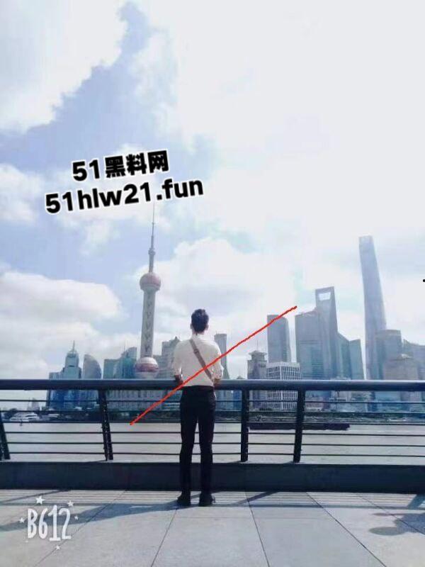 极品白嫩骚兔女郎网聊主动送炮，老实男激动提枪赴约却被上了生动一课脑袋坏了！  第9张