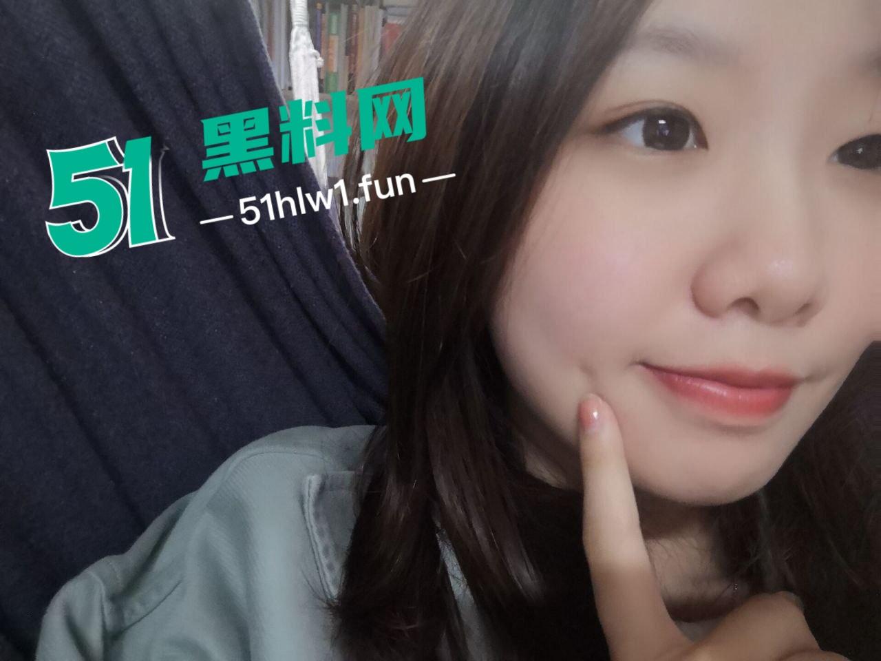 瓜友们极度热爱的反差女大学生,清纯可爱的外表下被男友曝光宿舍自慰和性爱啪啪视频。 第10张 瓜友们极度热爱的反差女大学生,清纯可爱的外表下被男友曝光宿舍自慰和性爱啪啪视频。 第10张