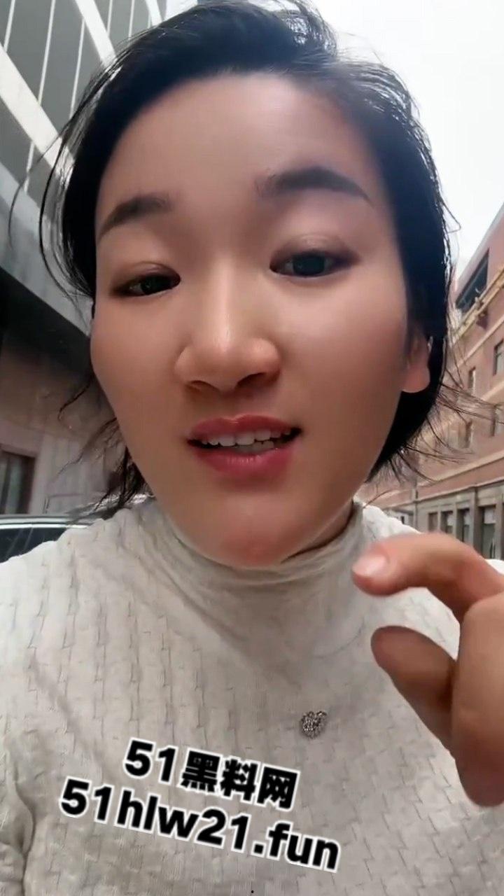 抖音网红河南固始【燕儿爷】自曝因老公长期出差,自己被老公公的甜言蜜语哄上床感染hpv! 第2张 抖音网红河南固始【燕儿爷】自曝因老公长期出差,自己被老公公的甜言蜜语哄上床感染hpv! 第2张