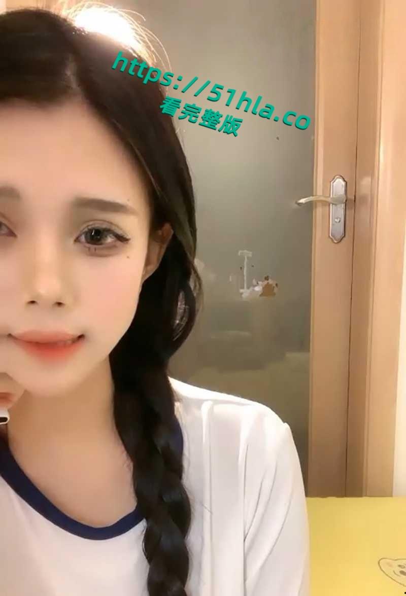 巨乳网黄主播【纯情的皮皮】情色直播精选【第一弹】扮成清纯女友撅臀露逼，揉奶抖臀淫骚裸舞反差骚爆！  第1张