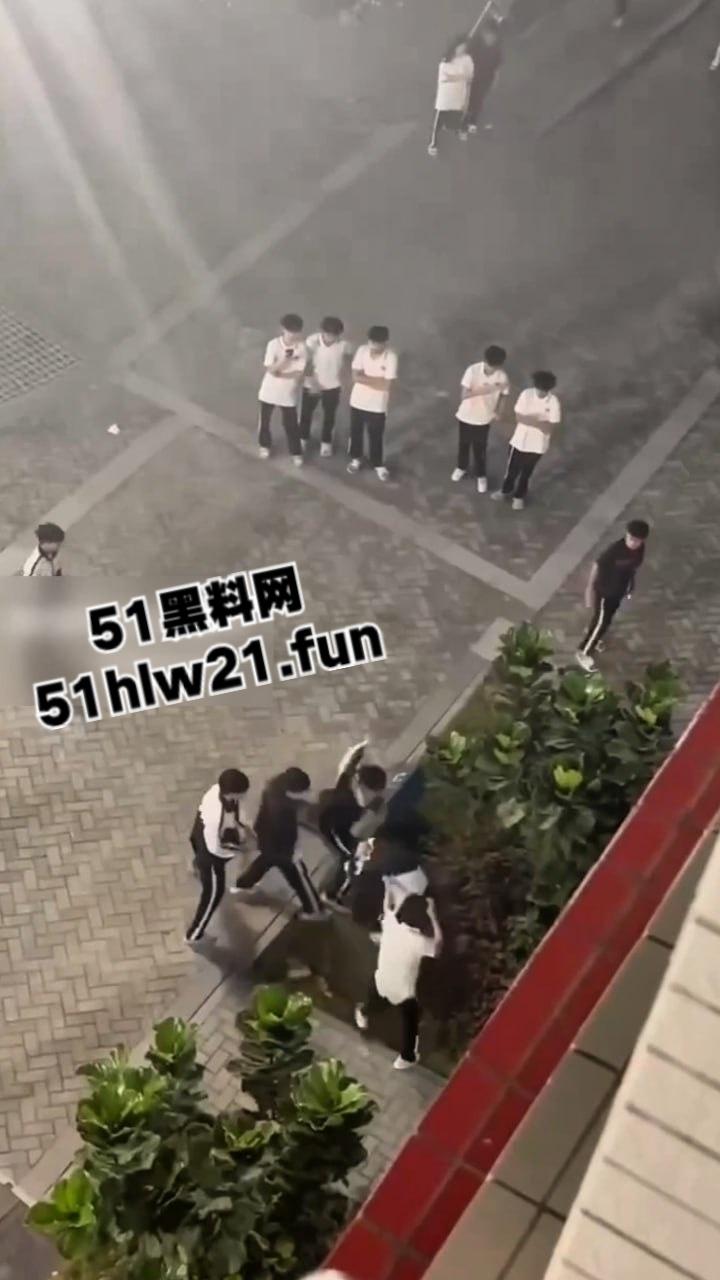 小电影情节照进现实,高中生把同学母亲给操怀孕,儿子知道后直接在学校打起来了! 第7张 小电影情节照进现实,高中生把同学母亲给操怀孕,儿子知道后直接在学校打起来了! 第7张