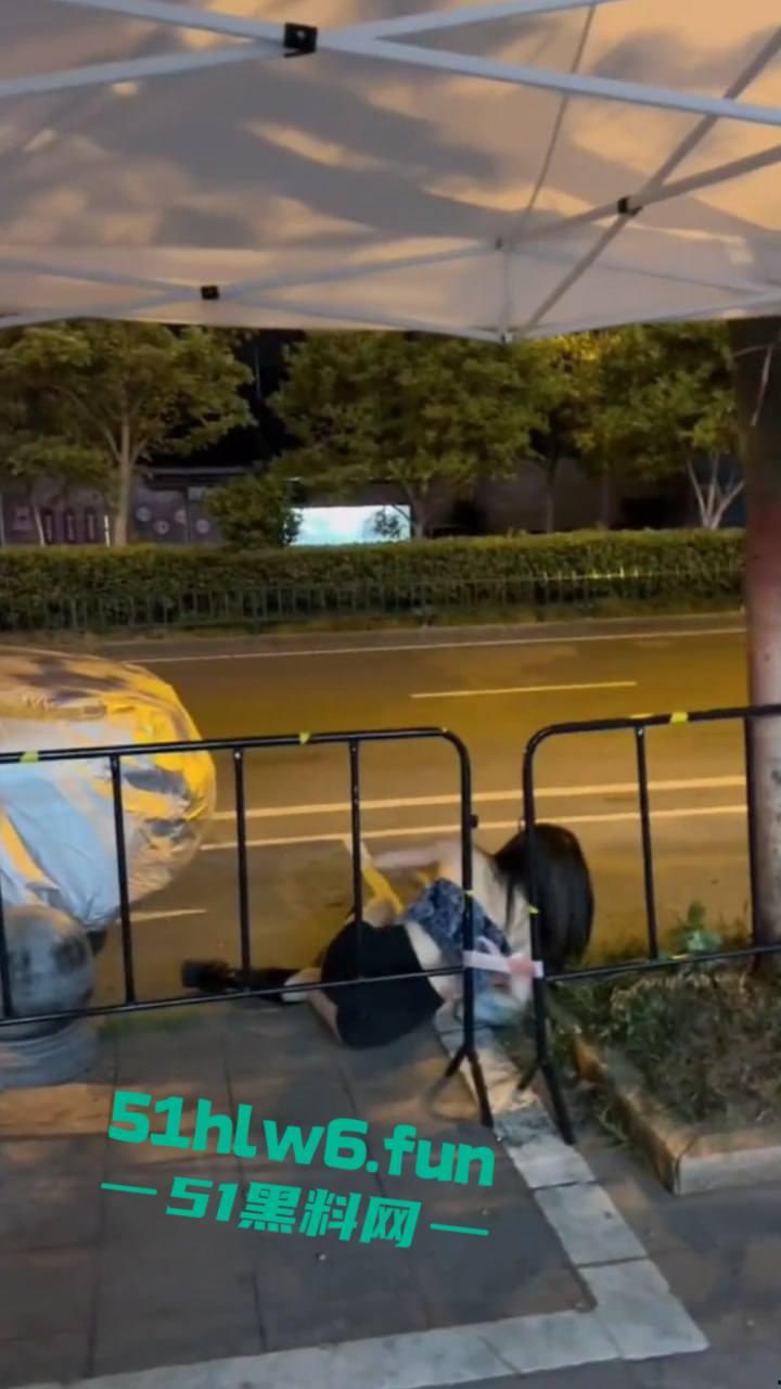 实拍酒吧捡尸，各种长腿骚鸡被人捡回家盆骨都撞变形，各种啪啪爆操后又会是谁的新娘呢？  第6张