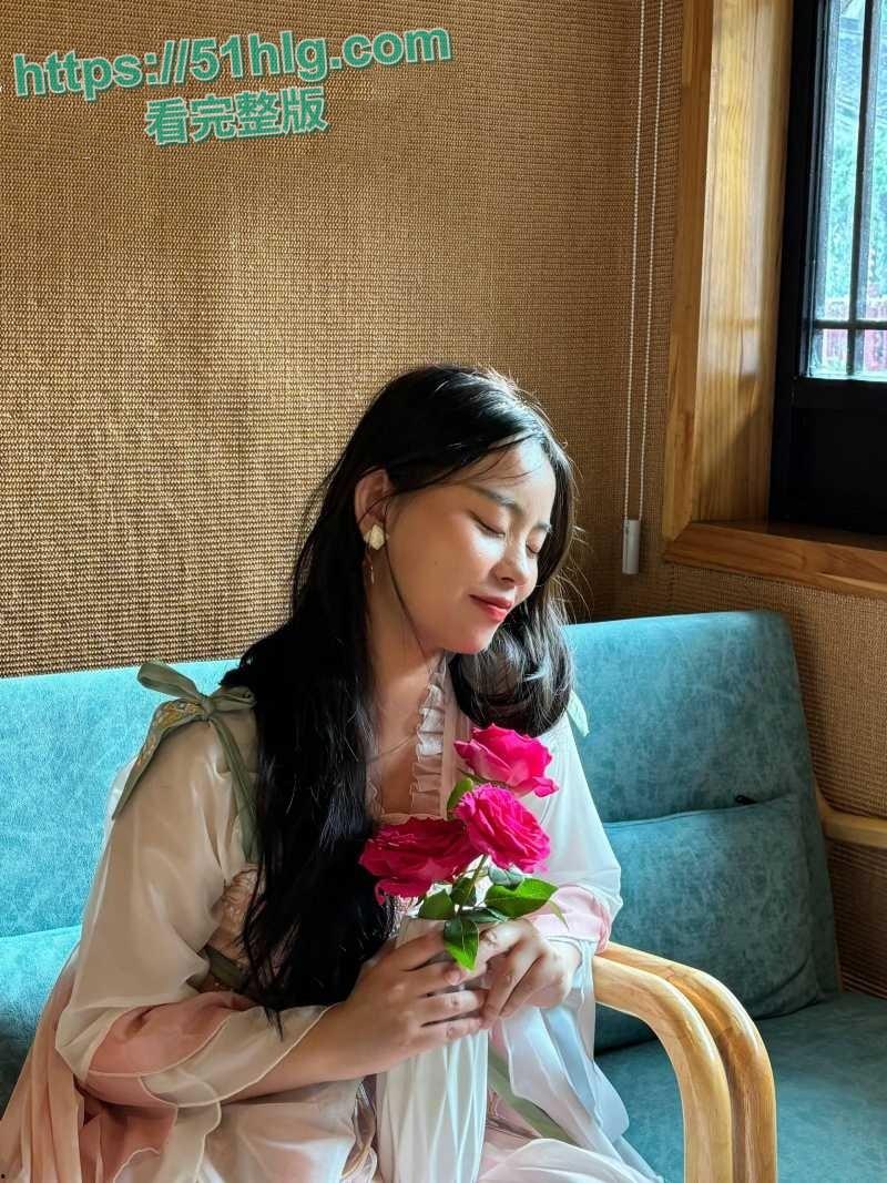 【安徽】幼师【李萍】性爱视频疯传!清纯乖乖女私底下竟淫荡不堪,全程露脸被爆操,表情淫骚,不可错过 第1张 【安徽】幼师【李萍】性爱视频疯传!清纯乖乖女私底下竟淫荡不堪,全程露脸被爆操,表情淫骚,不可错过 第1张