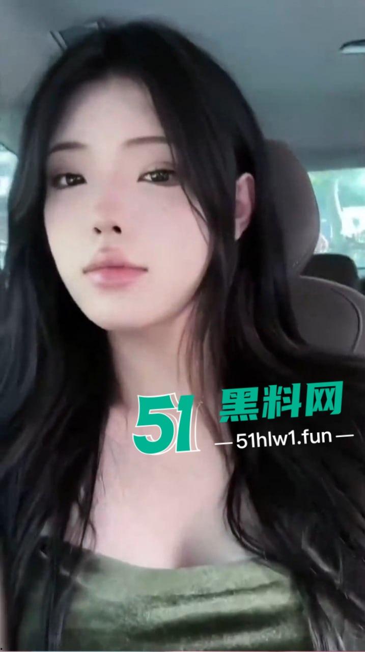 抖音网红【鱼仔】惊天反转，脸是懵懂萝莉，下体藏着巨屌神器，私信口交爆菊全程流出！  第9张