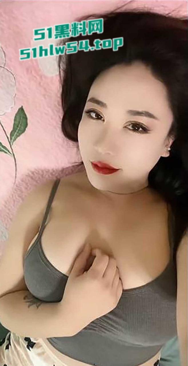 抖音性感人妻【洁】惨遭榜一大哥裸聊视频泄密,肥臀大奶尤物各种黑丝情趣诱惑,金主调教成极品风骚母狗! 第2张 抖音性感人妻【洁】惨遭榜一大哥裸聊视频泄密,肥臀大奶尤物各种黑丝情趣诱惑,金主调教成极品风骚母狗! 第2张