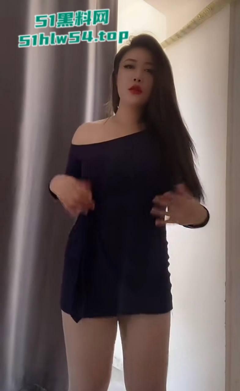 抖音性感人妻【洁】惨遭榜一大哥裸聊视频泄密,肥臀大奶尤物各种黑丝情趣诱惑,金主调教成极品风骚母狗! 第6张 抖音性感人妻【洁】惨遭榜一大哥裸聊视频泄密,肥臀大奶尤物各种黑丝情趣诱惑,金主调教成极品风骚母狗! 第6张