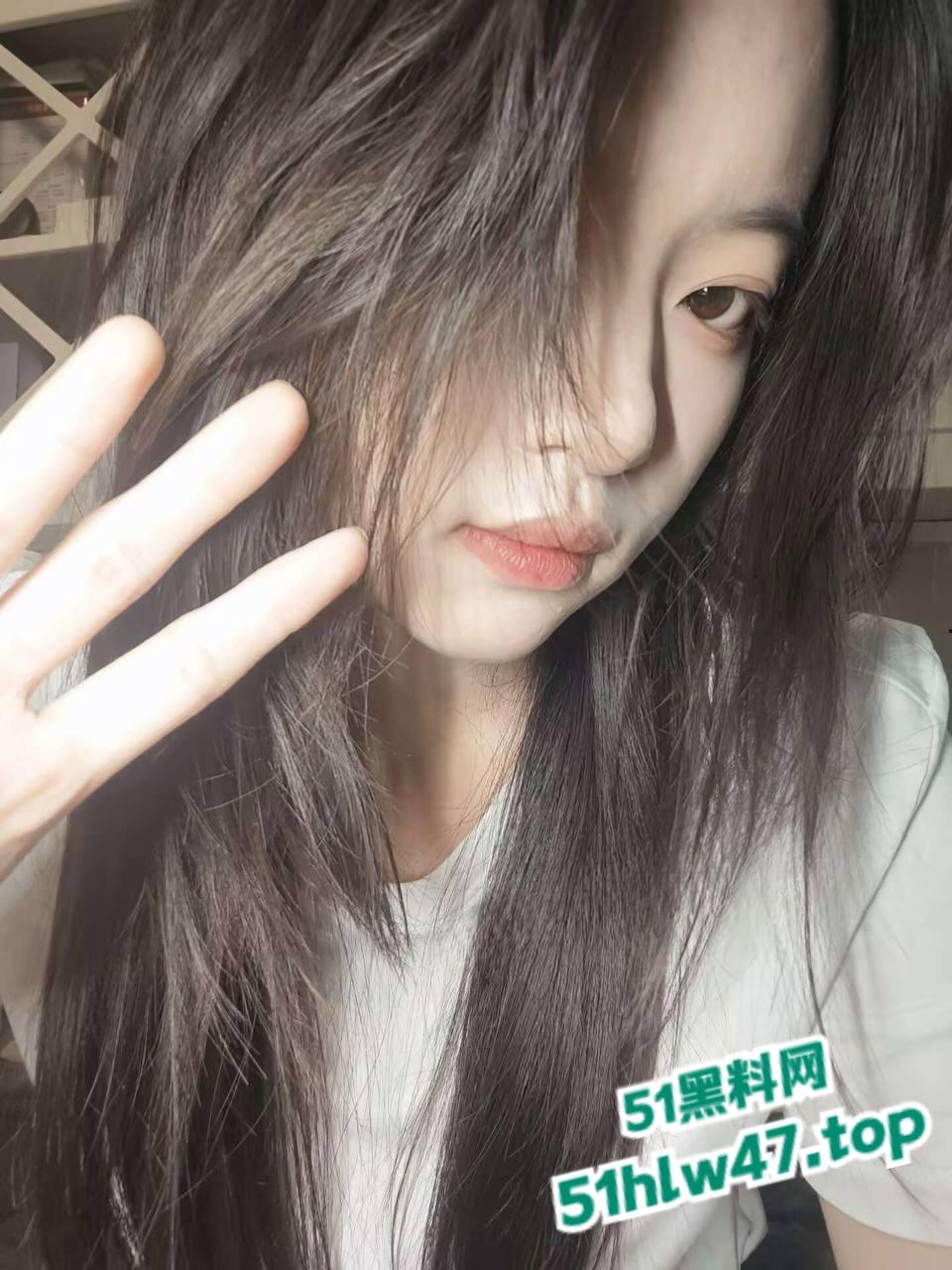 安徽师范学生妹【白晓宇】清纯颜值极品身材，口交性爱样样都来肉丝开裆裤性爱技术精湛。  第9张