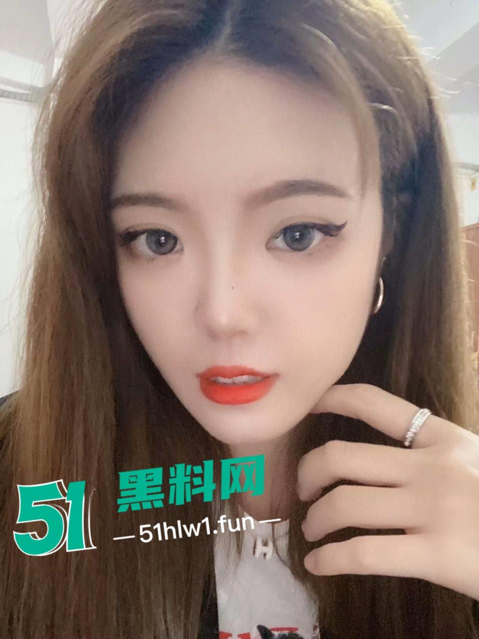 反差颜值母狗,湖北26岁骚逼【林鑫茹】身材高挑细腰长腿,皮肤白嫩美乳硕大 私拍视频流出。 第9张 反差颜值母狗,湖北26岁骚逼【林鑫茹】身材高挑细腰长腿,皮肤白嫩美乳硕大 私拍视频流出。 第9张