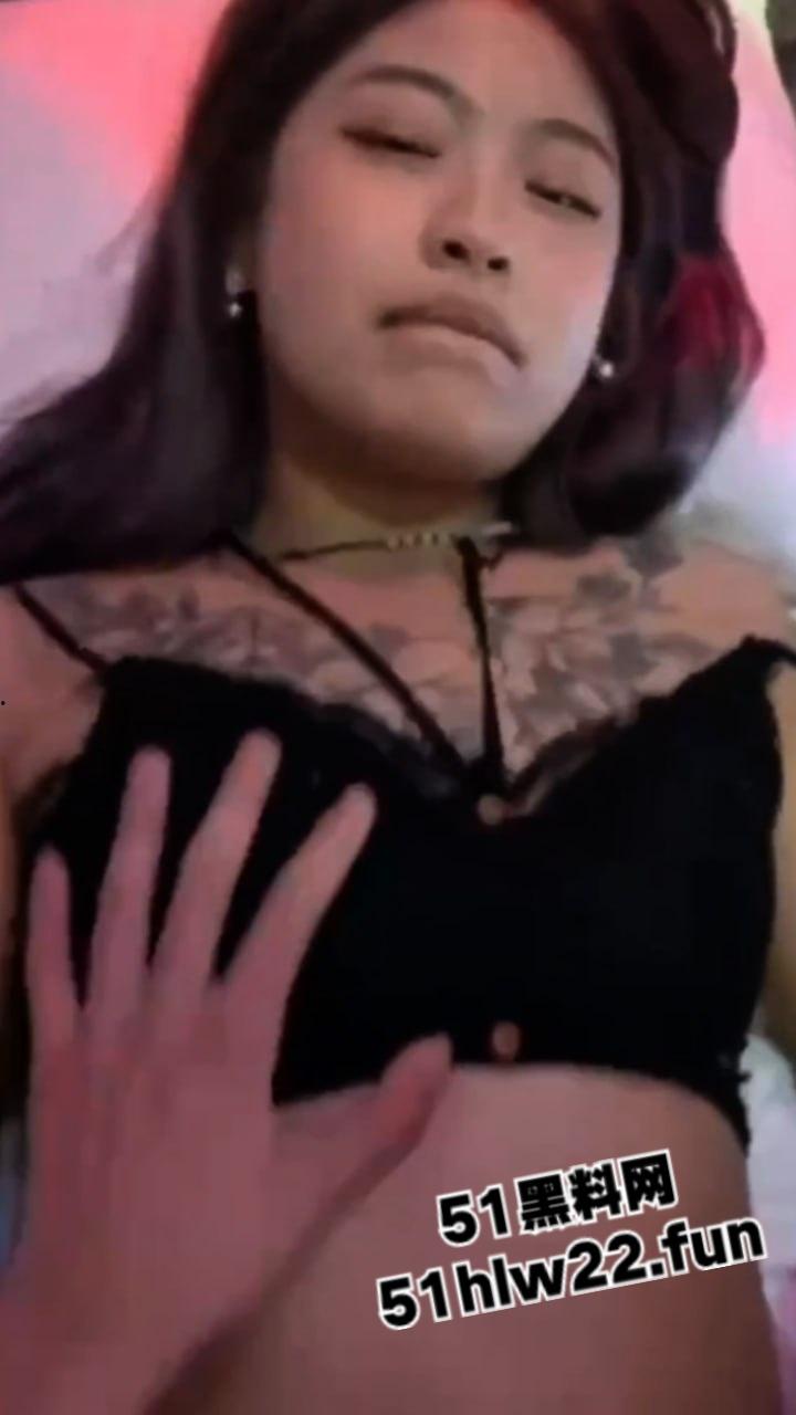 山东寿光高颜值气质名媛【陈雅鑫】和富二代男友性爱视频泄密流出,豪乳嫩逼全露操得浪叫连连太下流。 第3张 山东寿光高颜值气质名媛【陈雅鑫】和富二代男友性爱视频泄密流出,豪乳嫩逼全露操得浪叫连连太下流。 第3张