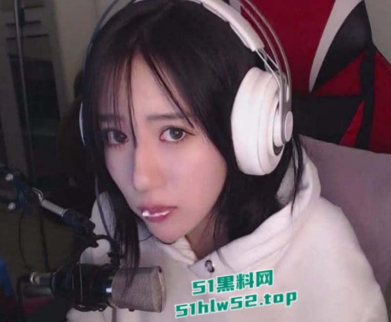 全网热搜,抖音千万网红【呆妹儿小霸王】首秀日塌房,前男友独家投稿爆料开房洗澡,三点全漏露脸实锤太TM炸裂了! 第2张 全网热搜,抖音千万网红【呆妹儿小霸王】首秀日塌房,前男友独家投稿爆料开房洗澡,三点全漏露脸实锤太TM炸裂了! 第2张