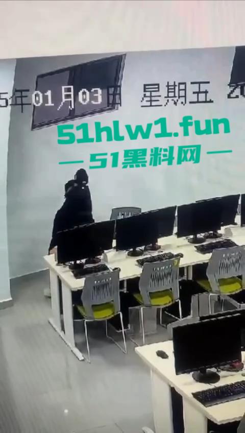 郑州商学院大瓜!一对情侣饥渴难耐在学院内多媒体室啪啪,监控下50秒激情视频曝光。 第7张 郑州商学院大瓜!一对情侣饥渴难耐在学院内多媒体室啪啪,监控下50秒激情视频曝光。 第7张