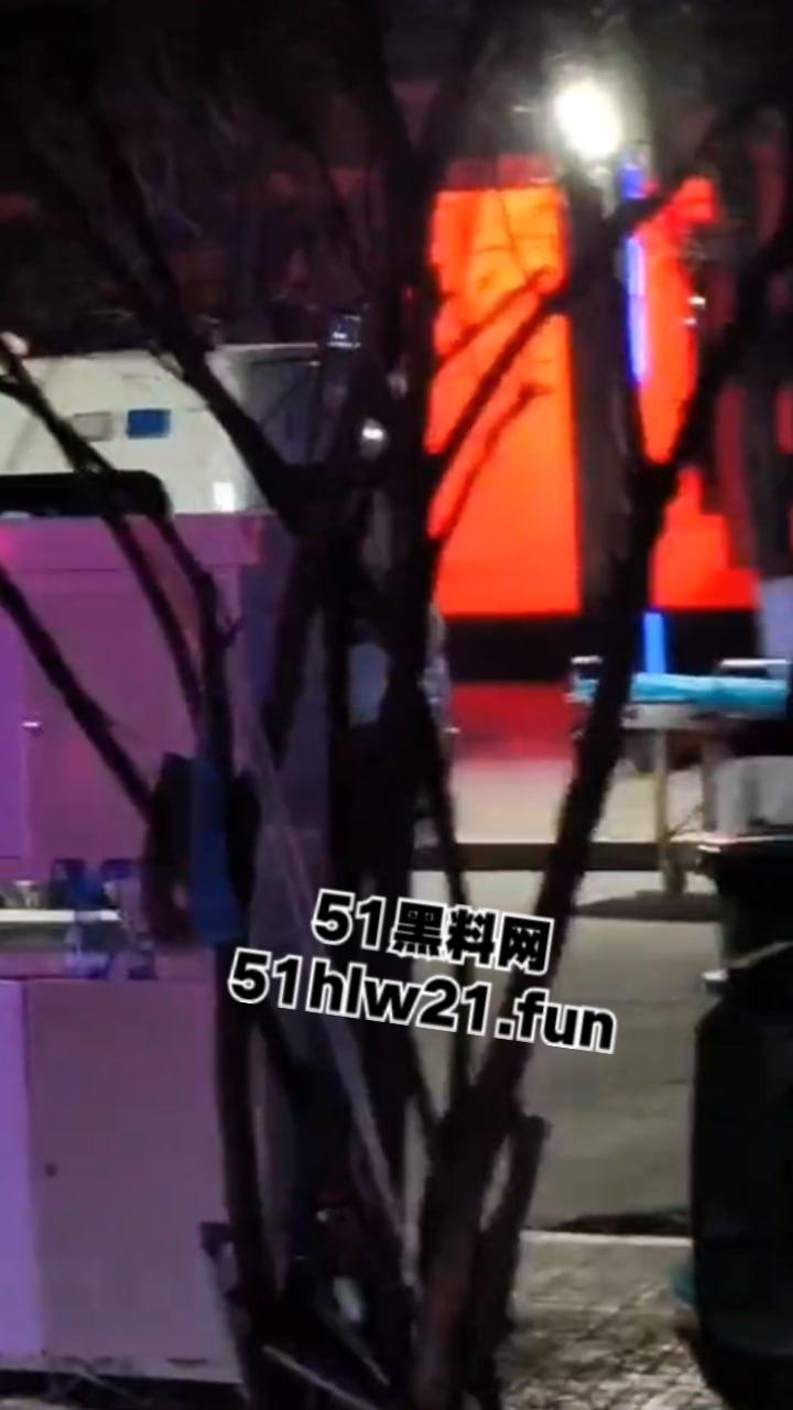 山西一高校女生厕所产子,涉事学校曝光内情,知情人透漏是教育系大一新生,毕业后找工作一定有优势。 第4张 山西一高校女生厕所产子,涉事学校曝光内情,知情人透漏是教育系大一新生,毕业后找工作一定有优势。 第4张