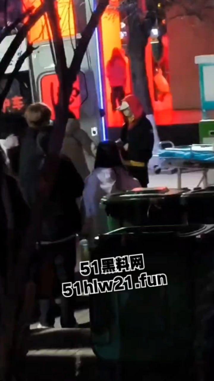 山西一高校女生厕所产子,涉事学校曝光内情,知情人透漏是教育系大一新生,毕业后找工作一定有优势。 第8张 山西一高校女生厕所产子,涉事学校曝光内情,知情人透漏是教育系大一新生,毕业后找工作一定有优势。 第8张