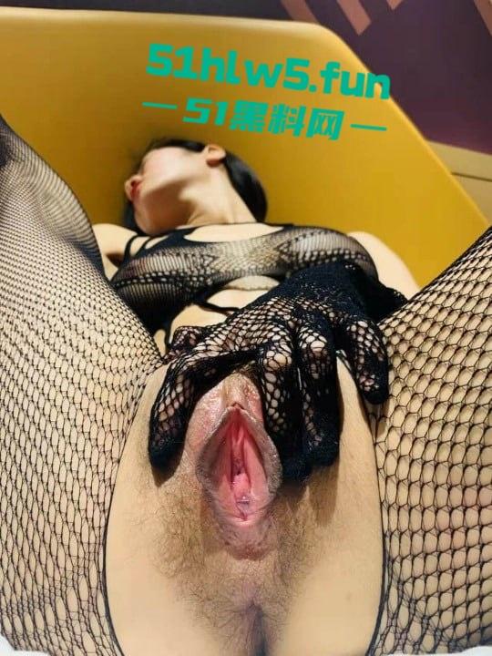 乱伦系列之母子浴室,极品豹纹高跟鞋骚妈,在马桶上被儿子撕烂丝袜用小鸡巴后入捅插! 第2张 乱伦系列之母子浴室,极品豹纹高跟鞋骚妈,在马桶上被儿子撕烂丝袜用小鸡巴后入捅插! 第2张