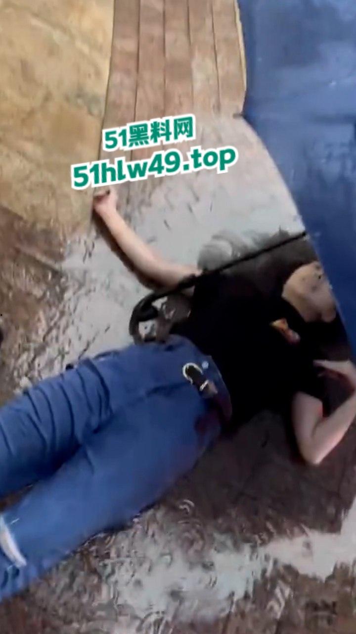 广西南宁少女【吴紫琪】被已婚渣男骗情又骗身，玩腻后遭抛弃崩溃跳楼惨死雨天街头曝光。  第15张