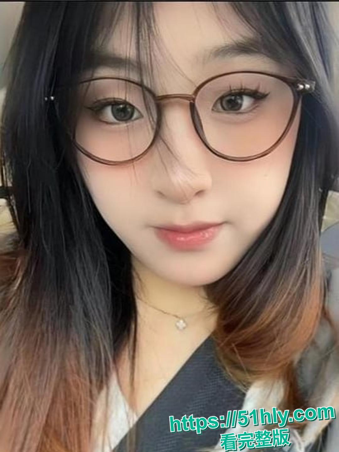 湖北眼镜大学生陈敏华被社会男友曝光私密视频 清纯学霸大学生被完美开发性欲 每天废寝忘食的口交啪啪 第4张 湖北眼镜大学生陈敏华被社会男友曝光私密视频 清纯学霸大学生被完美开发性欲 每天废寝忘食的口交啪啪 第4张