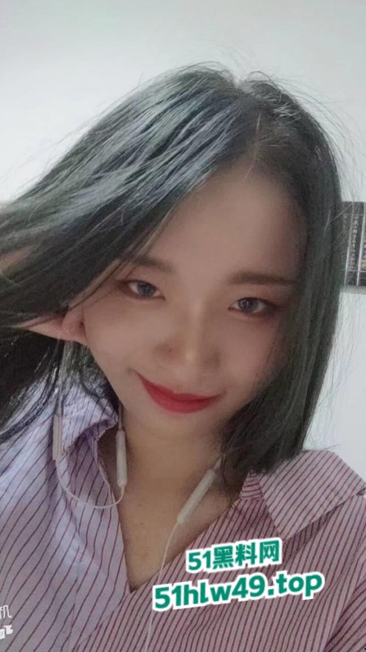 南京交通职业技术学院，高颜值学姐【辜乡】内江来的纯情学妹骚浪无底线，手机里竟藏满约炮视频。  第1张