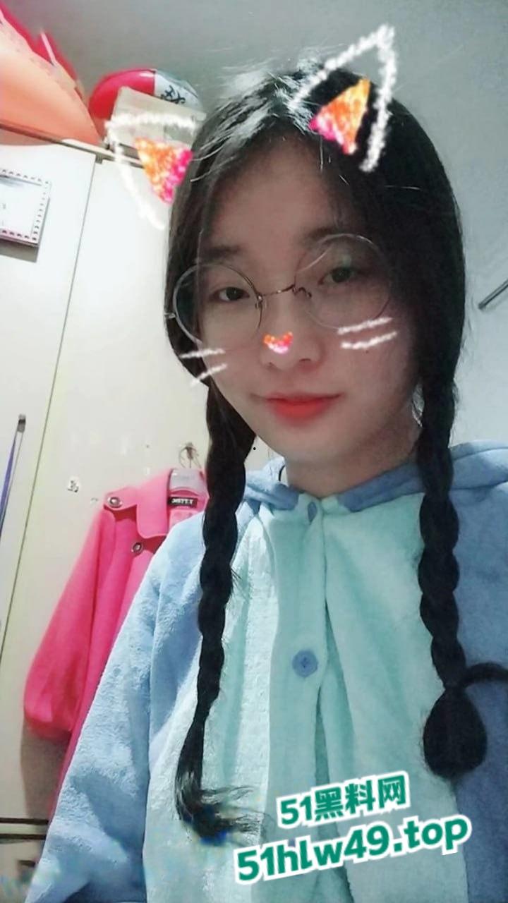 南京交通职业技术学院，高颜值学姐【辜乡】内江来的纯情学妹骚浪无底线，手机里竟藏满约炮视频。  第4张