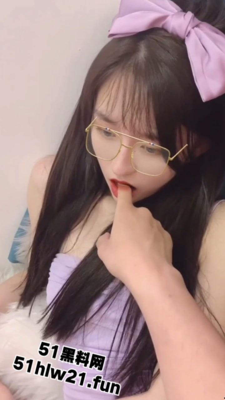 超美玉女91女神【不见星空】火遍全网性感嫩妹,穿性感包臀裙秀修长美腿和口活技巧,肥美翘臀后入太刺激了。 第8张 超美玉女91女神【不见星空】火遍全网性感嫩妹,穿性感包臀裙秀修长美腿和口活技巧,肥美翘臀后入太刺激了。 第8张