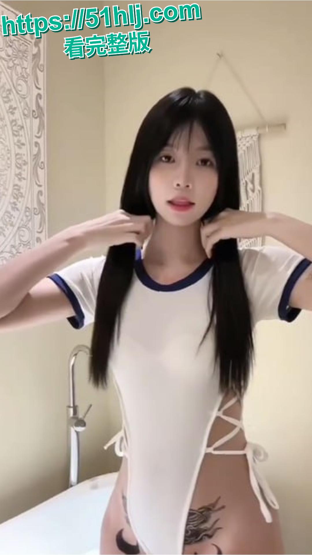 抖音225W粉丝女网红 鱼神 福利视频曝光 妹子车上搔首弄姿诱人至极 第4张 抖音225W粉丝女网红 鱼神 福利视频曝光 妹子车上搔首弄姿诱人至极 第4张