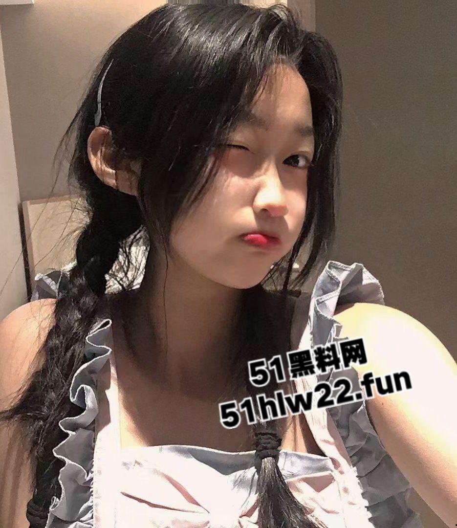 瓜友曝光骚逼女友【代苏钰】高颜值可爱嫩妹，私下反差至极约炮被男友发现曝光，号称校园公交车！  第4张