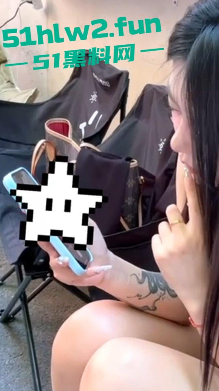 抖音高颜值女神【枭娍】曾6千都只能买下,擦边小视频的主播终于是被大哥拿下就是拍摄这角度太刁钻。 第1张 抖音高颜值女神【枭娍】曾6千都只能买下,擦边小视频的主播终于是被大哥拿下就是拍摄这角度太刁钻。 第1张