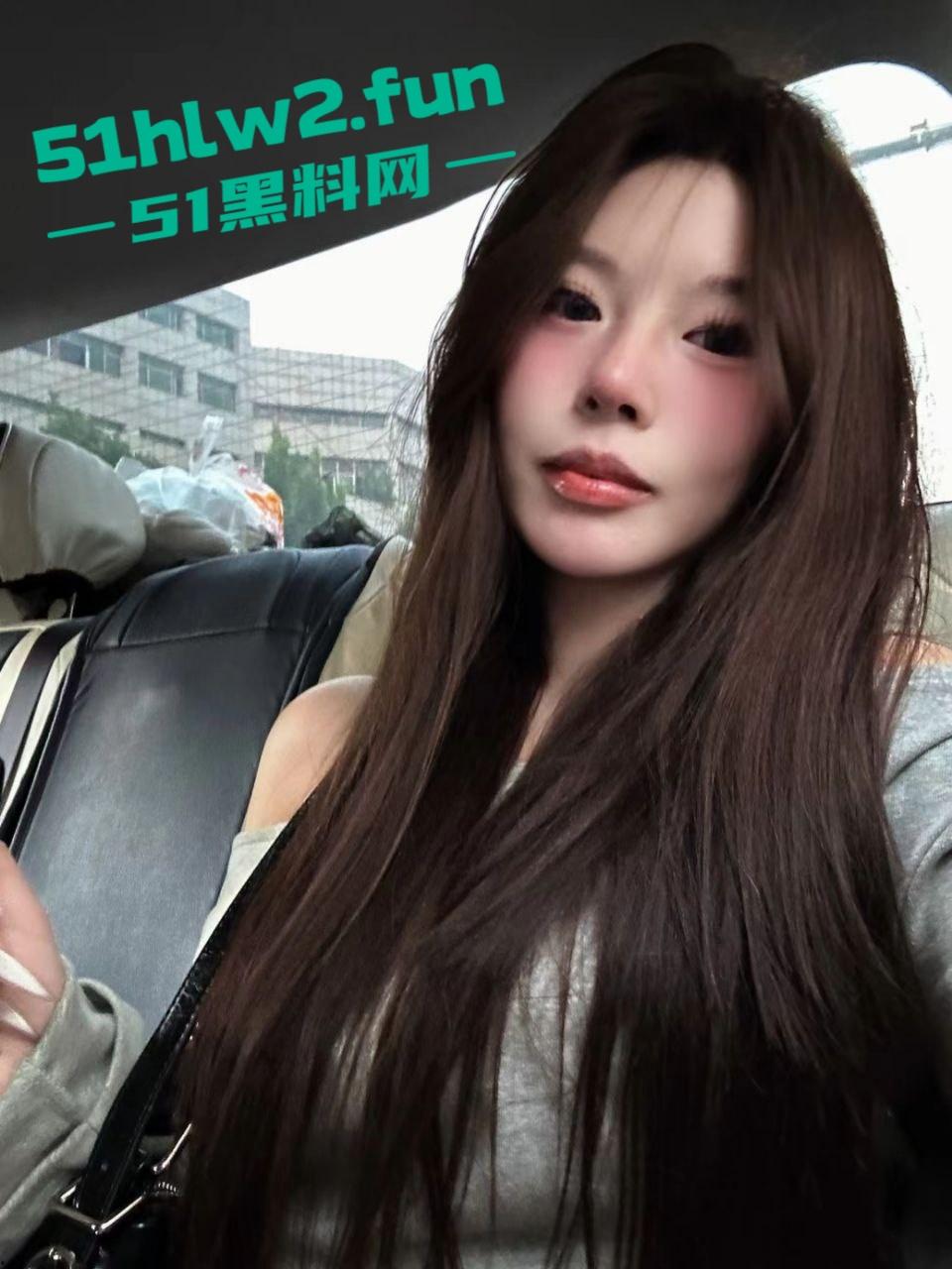 抖音高颜值女神【枭娍】曾6千都只能买下,擦边小视频的主播终于是被大哥拿下就是拍摄这角度太刁钻。 第2张 抖音高颜值女神【枭娍】曾6千都只能买下,擦边小视频的主播终于是被大哥拿下就是拍摄这角度太刁钻。 第2张