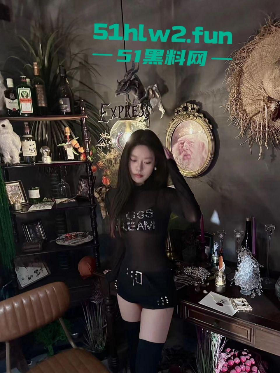 抖音高颜值女神【枭娍】曾6千都只能买下,擦边小视频的主播终于是被大哥拿下就是拍摄这角度太刁钻。 第4张 抖音高颜值女神【枭娍】曾6千都只能买下,擦边小视频的主播终于是被大哥拿下就是拍摄这角度太刁钻。 第4张