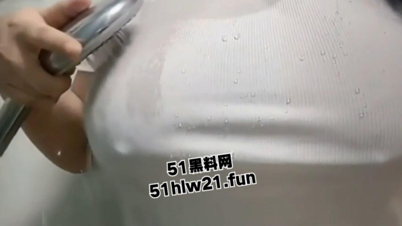 湖北抖音网红【丫丫有肉】身材超傲人的骚母狗,直播时各种走光露点,看着这骚逼是故意的啊。 第2张 湖北抖音网红【丫丫有肉】身材超傲人的骚母狗,直播时各种走光露点,看着这骚逼是故意的啊。 第2张