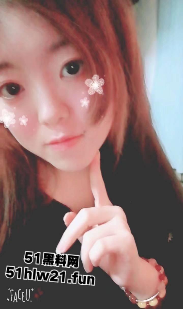 广州学生妹【钟绮晴】稚嫩的身体白嫩诱人，极致性感化身吸精神器，白虎粉穴被大屌无套乱干。  第6张