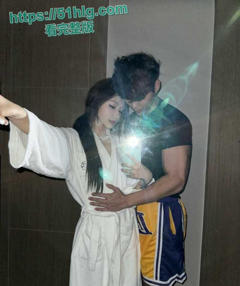 高颜值女粉千里送逼挨操!抖音网红【鸡腿弟弟】秀腹肌引得女粉垂青,边操边记录美好生活! 第3张 高颜值女粉千里送逼挨操!抖音网红【鸡腿弟弟】秀腹肌引得女粉垂青,边操边记录美好生活! 第3张