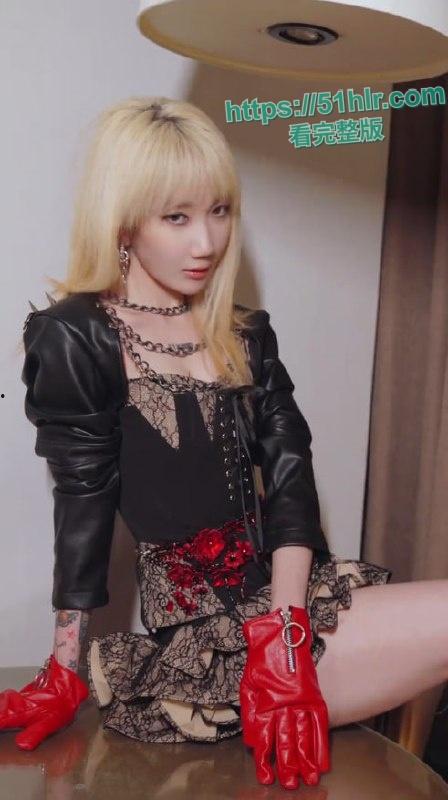 中国有嘻哈总导演【车澈】跌入桃花劫!与歌手【乃万】激吻、搂抱、开房做爱曝丑闻!诚挚道歉却难掩罪行 第13张 中国有嘻哈总导演【车澈】跌入桃花劫!与歌手【乃万】激吻、搂抱、开房做爱曝丑闻!诚挚道歉却难掩罪行 第13张