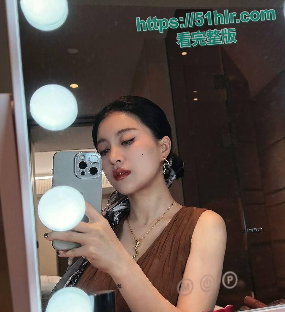 中国有嘻哈总导演【车澈】跌入桃花劫!与歌手【乃万】激吻、搂抱、开房做爱曝丑闻!诚挚道歉却难掩罪行 第21张 中国有嘻哈总导演【车澈】跌入桃花劫!与歌手【乃万】激吻、搂抱、开房做爱曝丑闻!诚挚道歉却难掩罪行 第21张