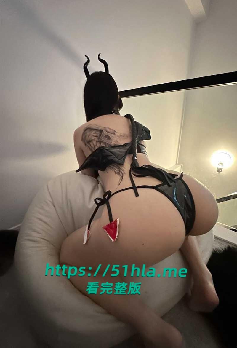 百万粉丝网红【鱼神】大尺度SM调教私拍流出，绝美尤物COS性感小恶魔，主人抽打调教满嘴骚话淫叫不止！  第5张